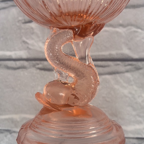 Vintage Pink depression, glass, coy fish Capote - Picture 5 of 7